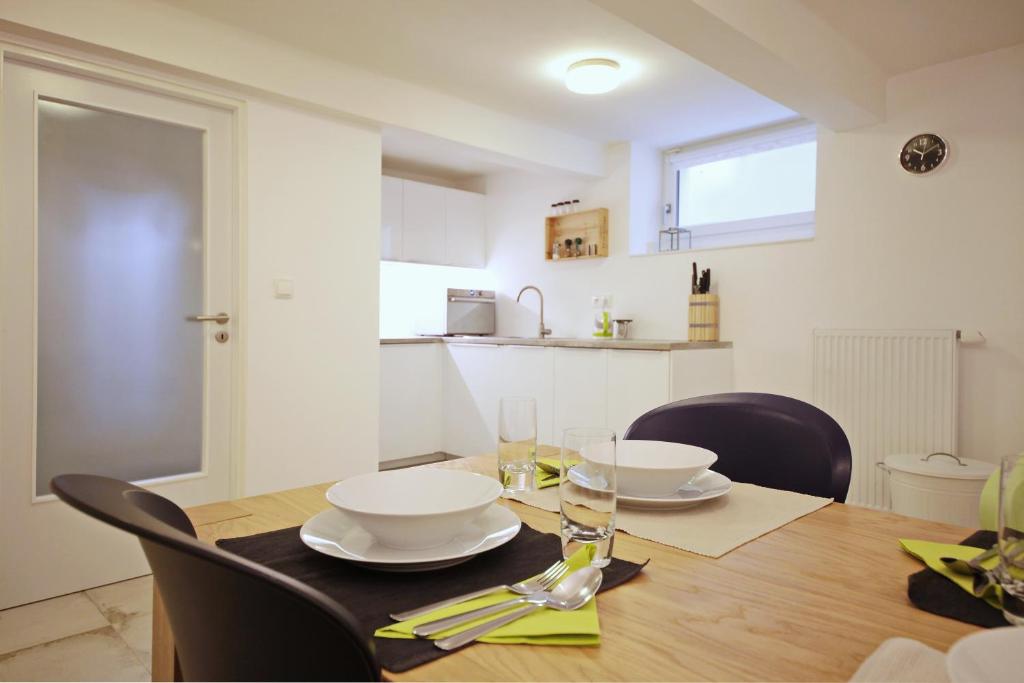Apartment Kosatcová room 2