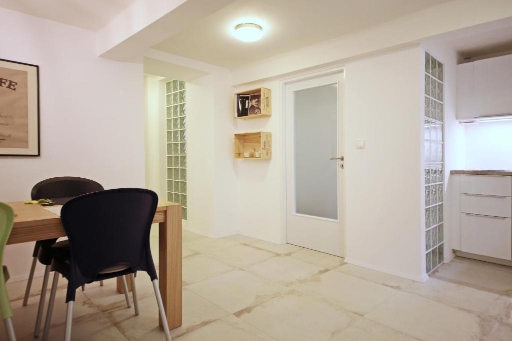 Apartment Kosatcová room 5